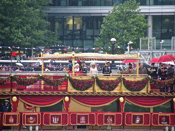 The Queen's Diamond Jubilee Royal Barge, Canopy