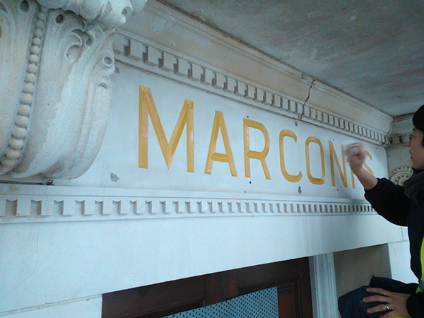 Marconi building - Gilding service for exterior carved letters